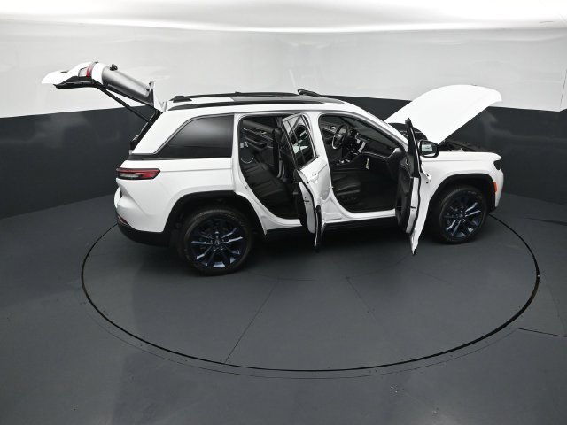 New 2026 Jeep Grand Cherokee Limited AWD/4WD image 30