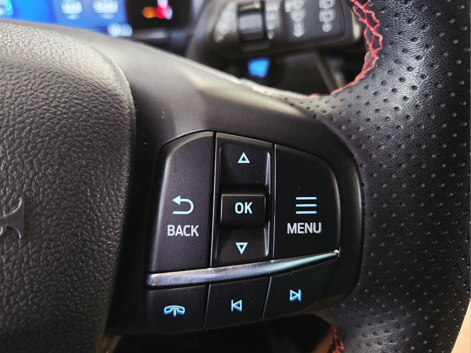 Certified 2023 Ford Escape ST-Line Select AWD/4WD image 17