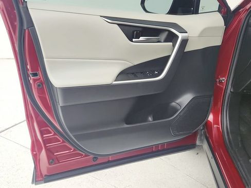Used 2021 Toyota RAV4 XLE Premium FWD image 19