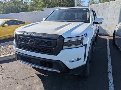 Used 2022 Nissan Frontier Pro-X image 2
