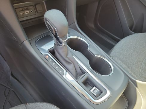 Used 2024 Chevrolet Equinox LT FWD image 31