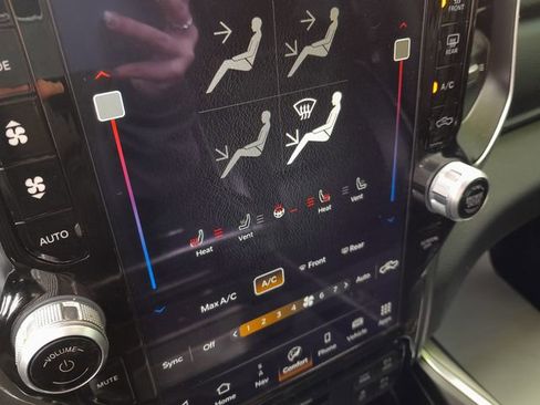 Used 2022 RAM 1500 Laramie AWD/4WD image 24