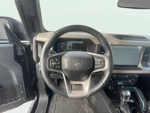 Used 2024 Ford Bronco Wildtrak image 14