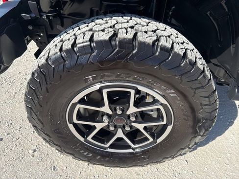 Used 2024 Jeep Wrangler Unlimited Rubicon image 27