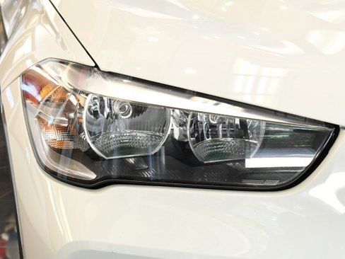 Used 2022 BMW X1 xDrive28i w/ Convenience Package AWD/4WD image 4