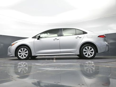 Used 2025 Toyota Corolla LE FWD image 36