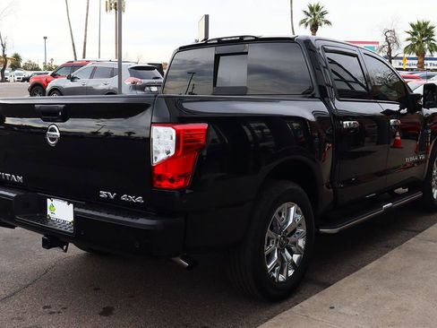Used 2020 Nissan Titan SV w/ SV Convenience Package image 13