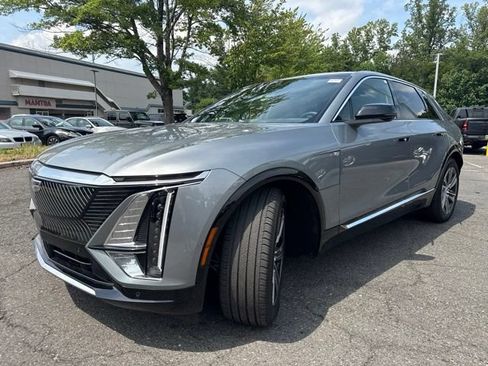 Used 2024 Cadillac Lyriq Luxury w/ LPO, Floor Liner Package AWD/4WD image 3