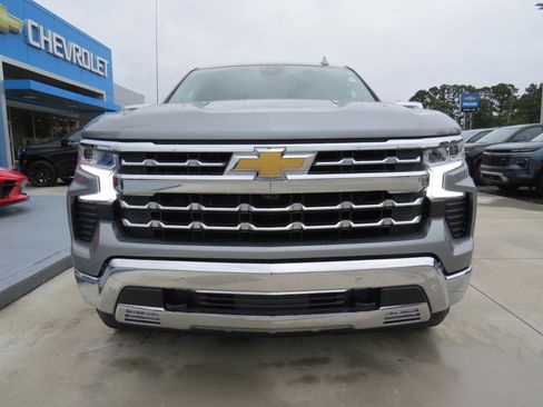 Used 2024 Chevrolet Silverado 1500 LTZ AWD/4WD image 5