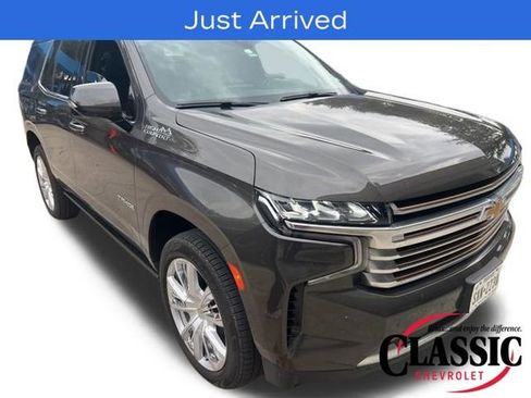 Used 2021 Chevrolet Tahoe High Country w/ Premium Package image 13