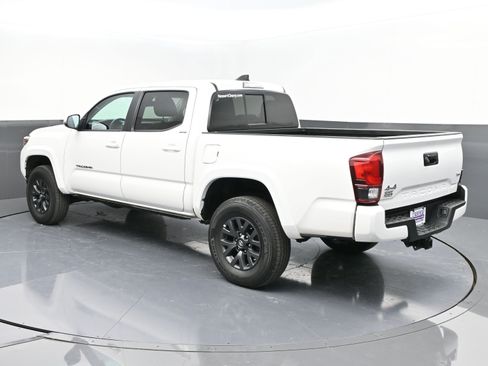 Used 2023 Toyota Tacoma SR5 w/ Technology Package image 5