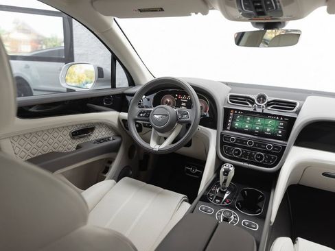 Used 2023 Bentley Bentayga Speed AWD/4WD image 2