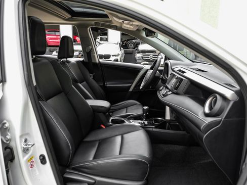 Used 2017 Toyota RAV4 Limited FWD image 37