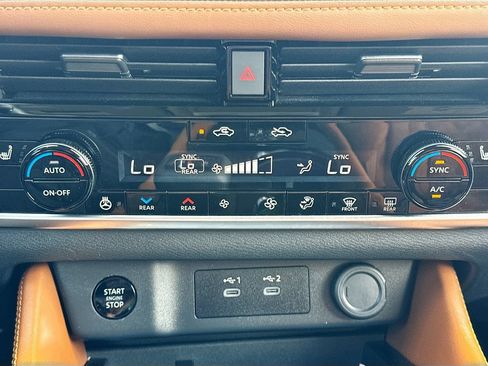 Used 2024 Nissan Rogue Platinum w/ Platinum Premium Package AWD/4WD image 17