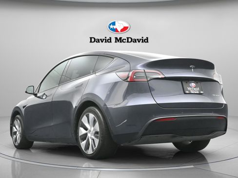 Used 2022 Tesla Model Y Long Range image 28