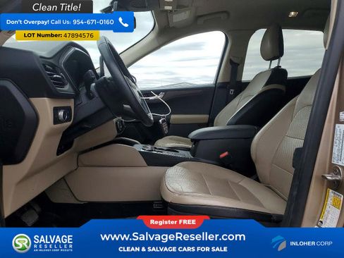Used 2020 Ford Escape Titanium image 9
