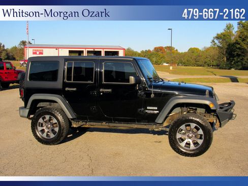 Used 2018 Jeep Wrangler Unlimited Sport w/ Connectivity Group image 16