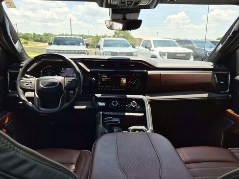 Used 2024 GMC Sierra 1500 Denali Ultimate AWD/4WD image 32