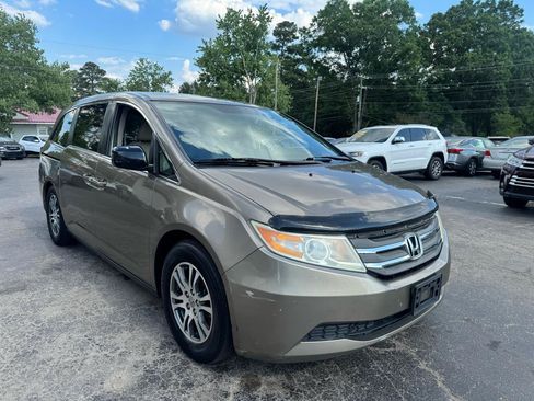 Used 2013 Honda Odyssey EX image 2