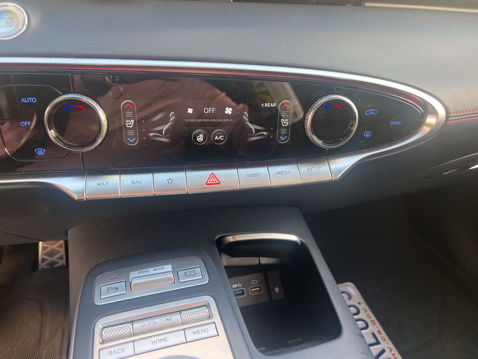 Used 2023 Genesis GV70 2.5T w/ Sport Prestige Package AWD/4WD image 18