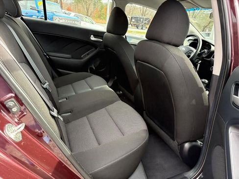 Used 2018 Kia Forte LX image 15
