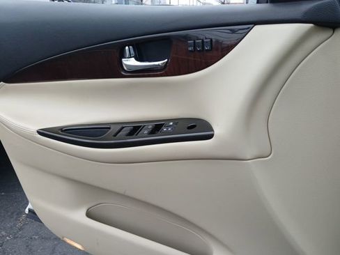 Used 2017 INFINITI QX50 Journey w/ Premium Package image 17