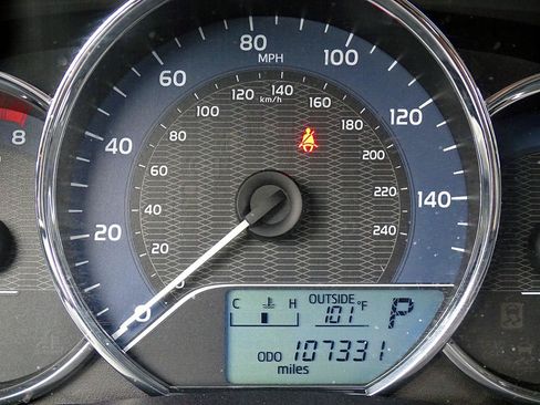 Used 2014 Toyota Corolla LE FWD image 33