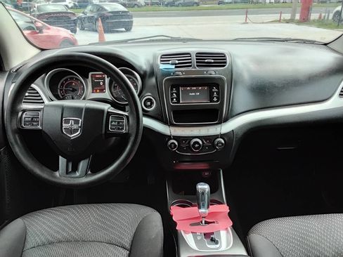 Used 2016 Dodge Journey SXT w/ Comfort/Convenience Group image 11