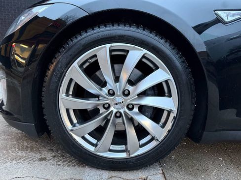 Used 2015 Tesla Model S 70D image 37