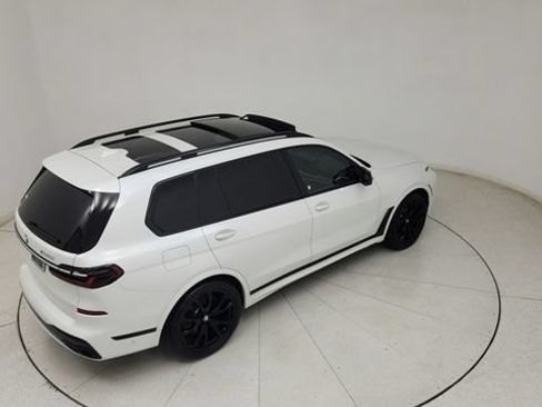 Used 2023 BMW X7 M60i AWD/4WD image 19