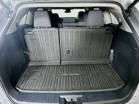 Used 2023 Toyota Highlander LE image 28