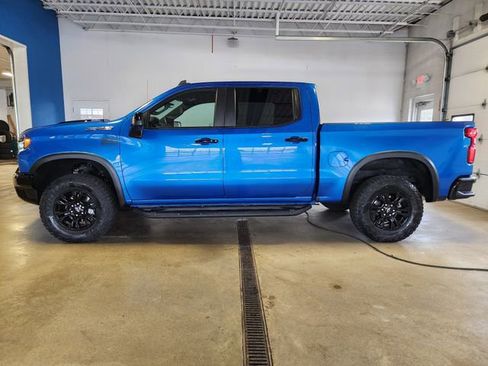 Used 2023 Chevrolet Silverado 1500 ZR2 w/ Technology Package AWD/4WD image 1