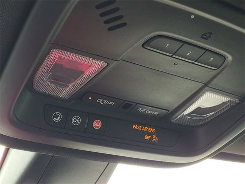 Used 2022 Chevrolet Traverse LT w/ LPO, Roadside Safety Package image 19