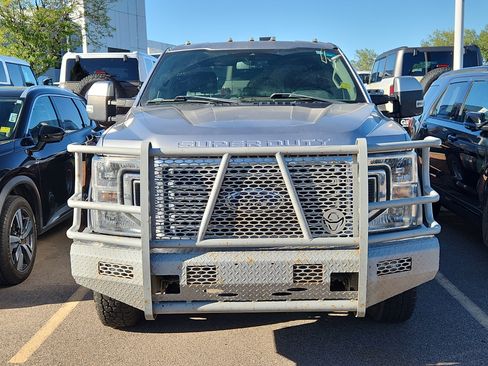 Used 2020 Ford F350 Lariat w/ Lariat Value Package AWD/4WD image 2