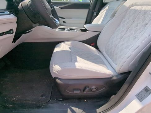 Used 2026 Jeep Cherokee Overland w/ Advanced Pro Tech Group AWD/4WD image 11
