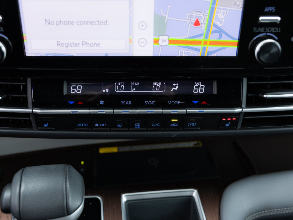 Certified 2024 Toyota Sienna XLE w/ XLE Plus Package FWD image 24