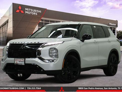 New 2026 Mitsubishi Outlander LE FWD image 1
