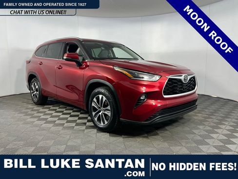 Used 2021 Toyota Highlander XLE image 1