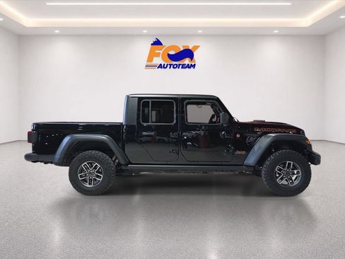 Used 2024 Jeep Gladiator Mojave w/ Convenience Group AWD/4WD image 5
