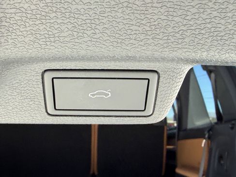 New 2025 Volkswagen ID. Buzz Pro S image 11