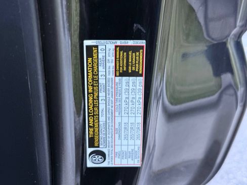 Used 2017 Nissan Titan SV RWD image 36