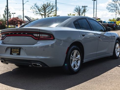 Used 2022 Dodge Charger SXT w/ Leather Interior Group RWD image 7