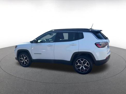 Used 2025 Jeep Compass Limited AWD/4WD image 10