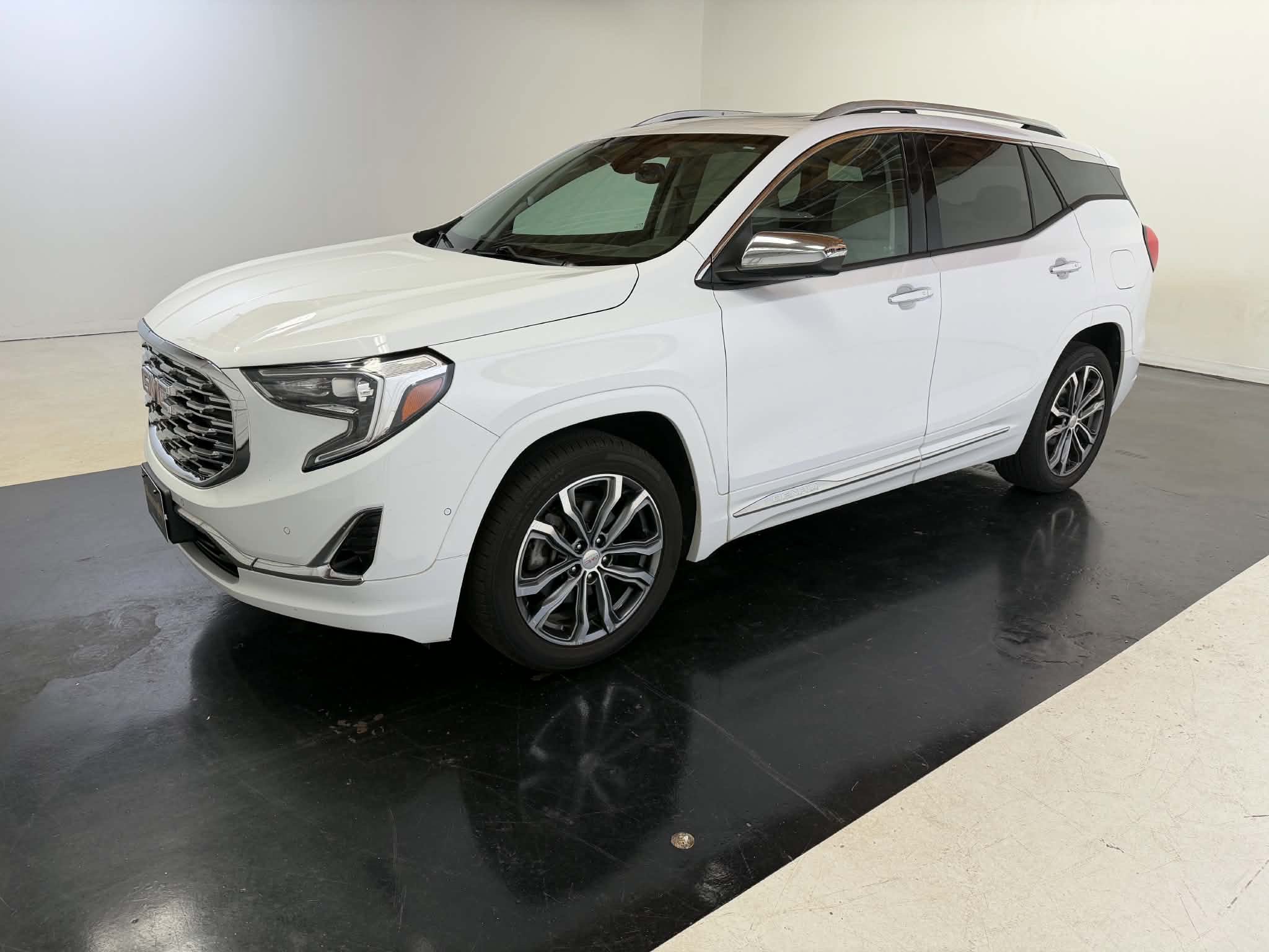 Used 2018 GMC Terrain Denali w/ Advanced Safety Package FWD image 22