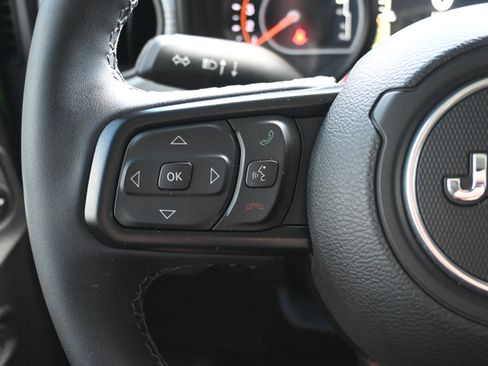 Used 2025 Jeep Wrangler Unlimited Sport AWD/4WD image 18