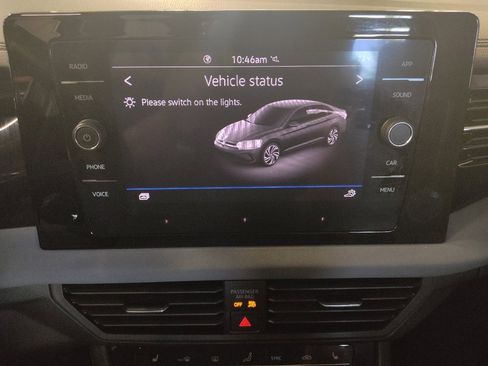 Used 2025 Volkswagen Jetta SE FWD image 25