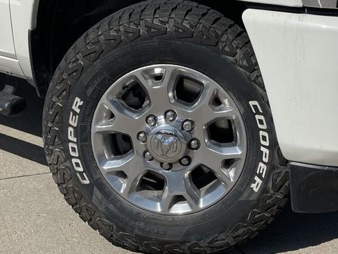 Used 2024 RAM 2500 Laramie w/ Towing Technology Group image 10