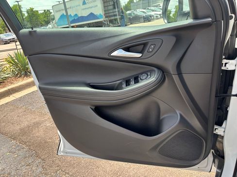 Used 2025 Buick Encore GX Preferred FWD image 18