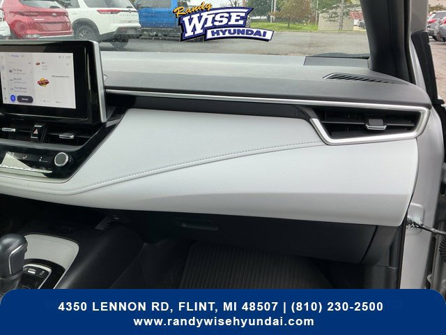 Used 2025 Toyota Corolla SE w/ SE Package FWD image 37