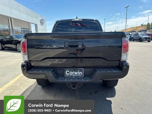 Used 2021 Toyota Tacoma TRD Sport w/ Technology Package AWD/4WD image 5